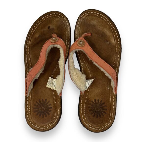 UGG Womans Leather Shearling Lined Thong Sandals Pink F8910A 5 US - Picture 1 of 8